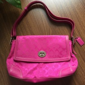Coach Signature shoulder bag pink